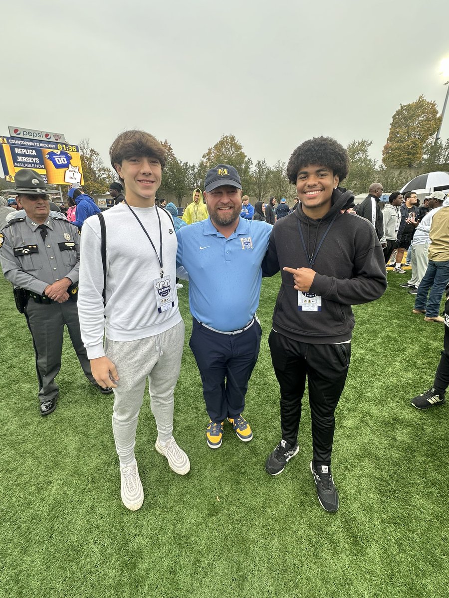 Mays15Darren's tweet photo. Had a great time at Murray state today!! Thank you to all the coaches that spoke to me it was a blessing.
@Coach_Jmo_ @CoachRoyston @RSmittyRock @MSUFBRecruit https://t.co/F4KiLNKrYZ