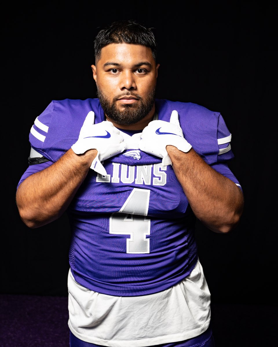 #AGTG🙏After a great conversation with <a href="/CoachJohnson99/">Gennard Johnson</a> and great visit I am blessed to receive my second offer to <a href="/NelsonUFootball/">NELSON Football</a> <a href="/legacybroncofb/">LegacyBroncoFootball</a> <a href="/LHSCoachHulme/">MLHS</a>