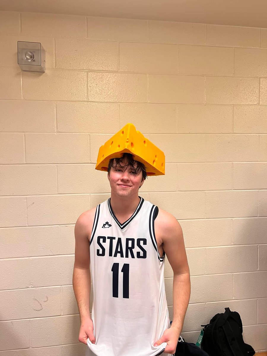 Varsity boys move to 2-0 defeating Bathurst 71-60. Player of the game goes to Cohen Macleod who had 18 points, 10 ast and 3 steals.

Big cheese awards goes to Reese Thomas with 15 points, 7 ast, and 2 blocks!
