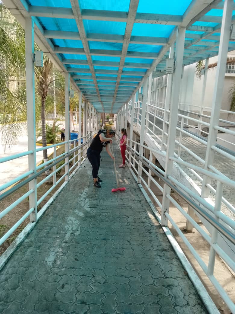Se realiza trabajo voluntario e higienización de los diferentes servicios, CSI: "Montalbàn", municipio Libertador, parroquía La Vega. Estado Distrito Capital 
#CubaPorLaVida
