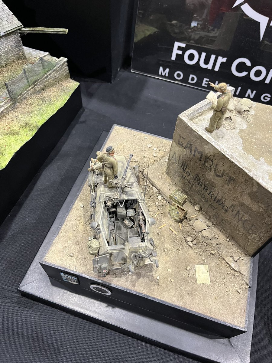 fox74jd's tweet photo. @AdamWatkinson1 I also stopped by four corners, had a really good chat about how to improve painting techniques, starting lighter then going darker.  Seems obvious now. https://t.co/ppDhM26GEz