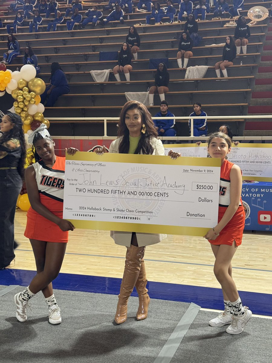 OWHolmesTigers's tweet photo. 📣 🥇🏆Congrats Lady Tigers Cheer Squad on your big win at the 2024 Hollaback Stomp &amp; Shake Cheer Competition! 🧡🐯🖤#tigerstrong @dallasschools @dallasisdparent @maxielpastor https://t.co/m4Ybkc9G9M