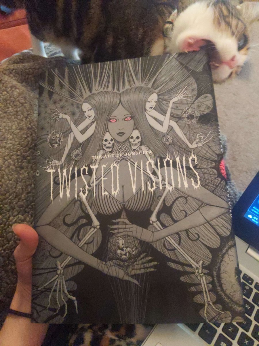 I was given Twisted Visions as a gift from a friend; my cat had a strong reaction. I know you also love cats, <a href="/junjiitofficial/">伊藤潤二</a> what do you think?!