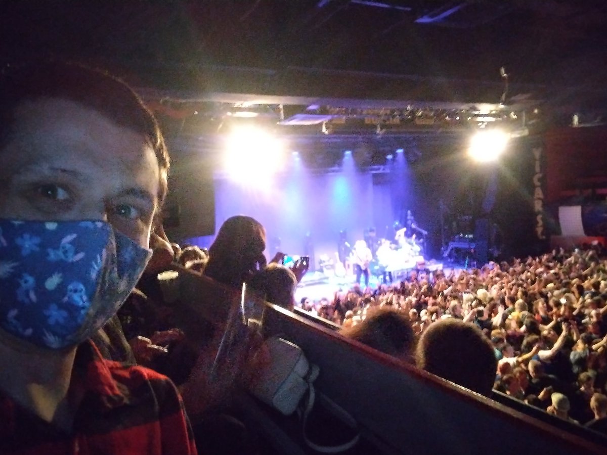 LiesAndXander's tweet photo. Just saw @tmbg live and I loved it! Thank you for playing 2082, and absolute favourite of mine. Please come back and promise Dublin will have 30% more puke next time. https://t.co/auDOiGwiGk