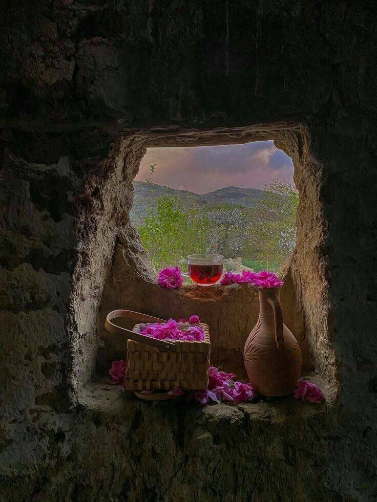 LhdatM's tweet photo. فلا تدري بأي معروف تدخل الجنة، دائمًا كُن مُحسنًا وإن لم تلقى إحسانًا، يكفيك أن الله يحب المُحسنين . https://t.co/vtKveOejSC