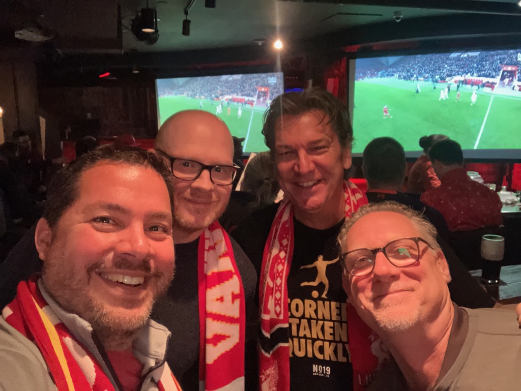 According2Luke's tweet image. Great to be joined at @EdmontonReds @lfc game at @thecabinyeg by new honorary scousers @nkorotash &amp;amp; @TheeQuadfather!
#Ynwa #AllezAllezAllez!
#LIVAVFC