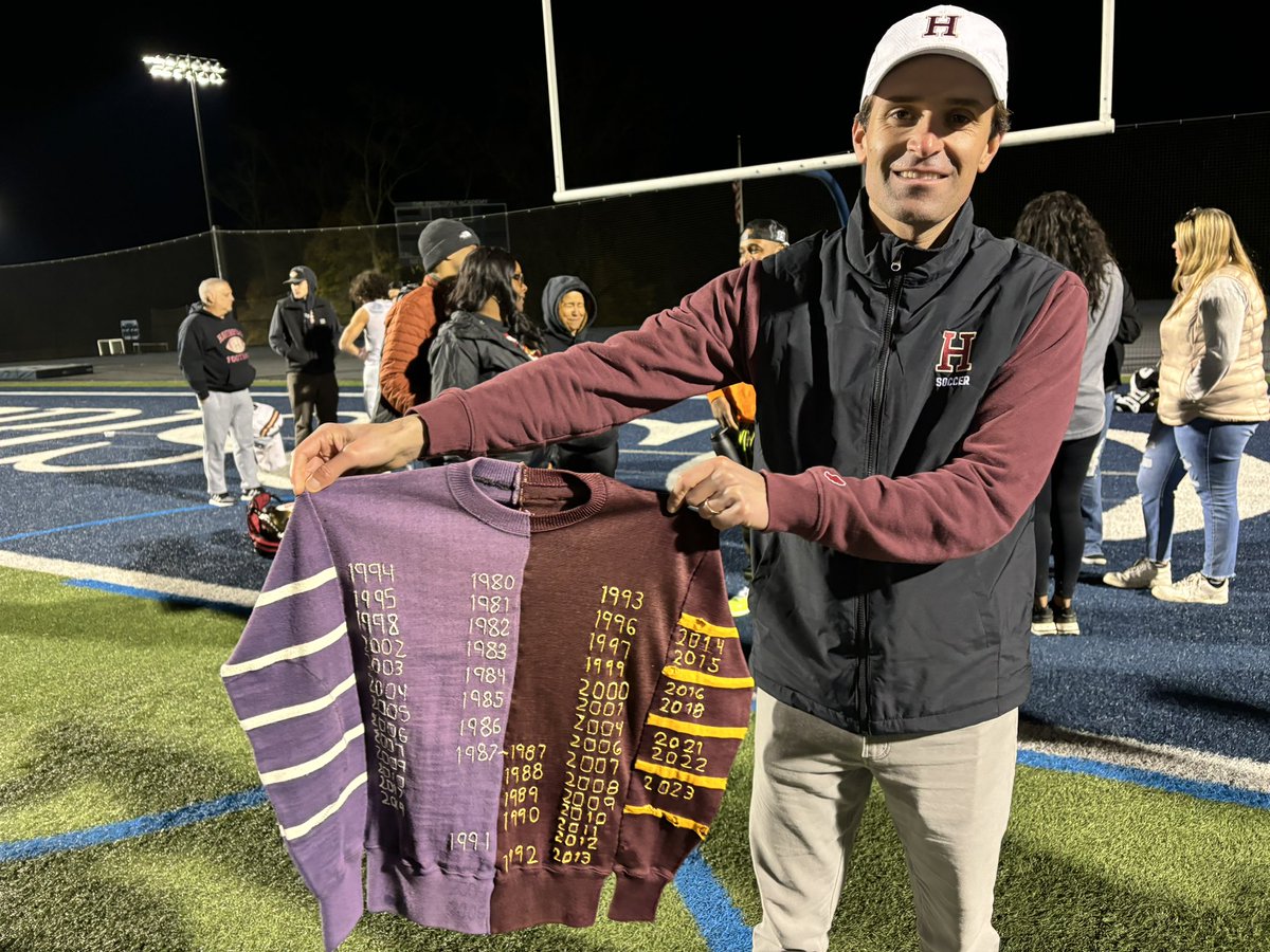 PhSportsDigest's tweet image. FOOTBALL: @FordsFootball wins 29-14 against @EA1785_Football. What a game to commemorate #EAHaverfordAIS Weekend of spirited competition @HaverfordSchool gets to keep the coveted sweater once again!
@GoFords @Ea1785 @EA1785_Athletic 📹@sjnard