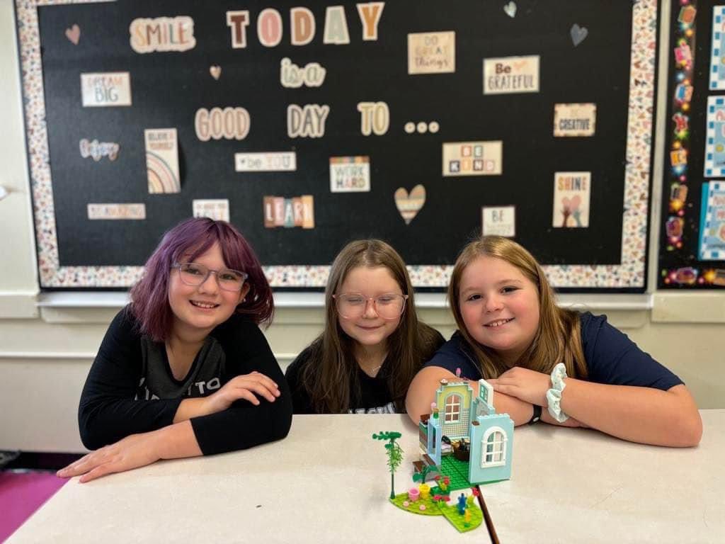 Memorial Academy tweet media