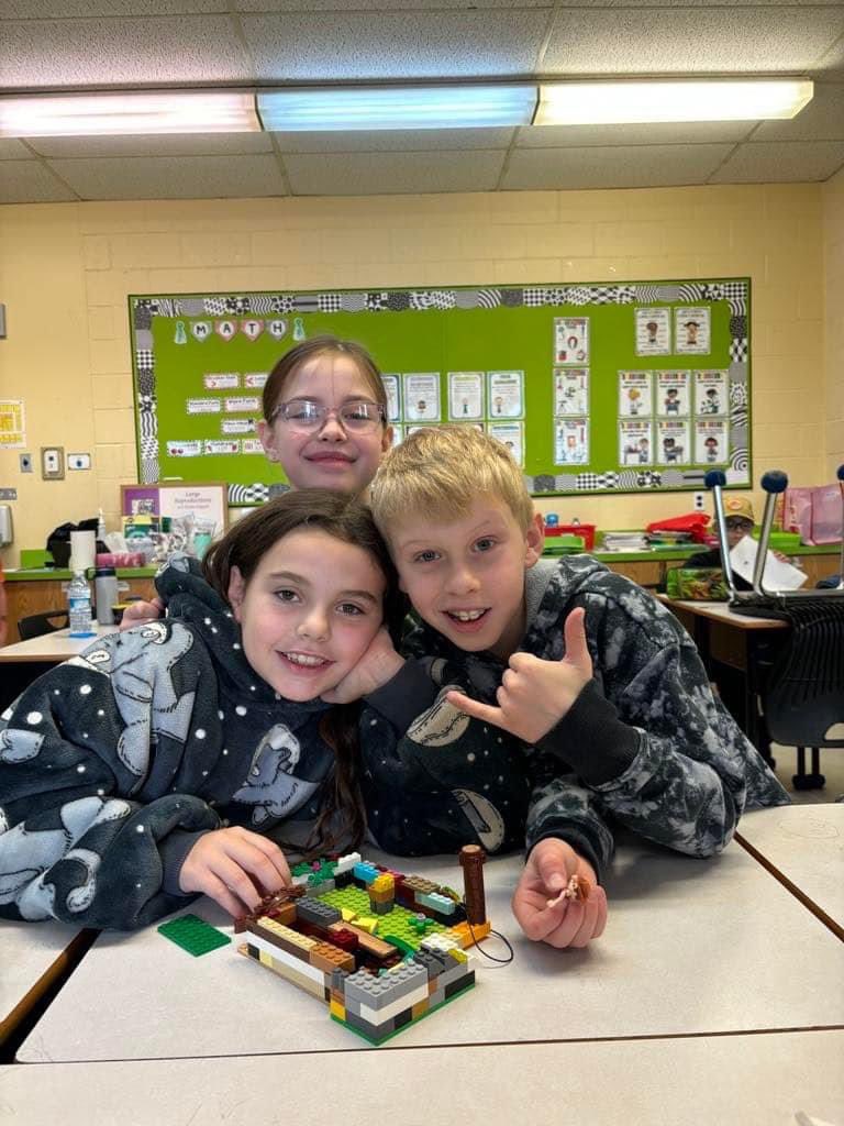 Memorial Academy tweet media