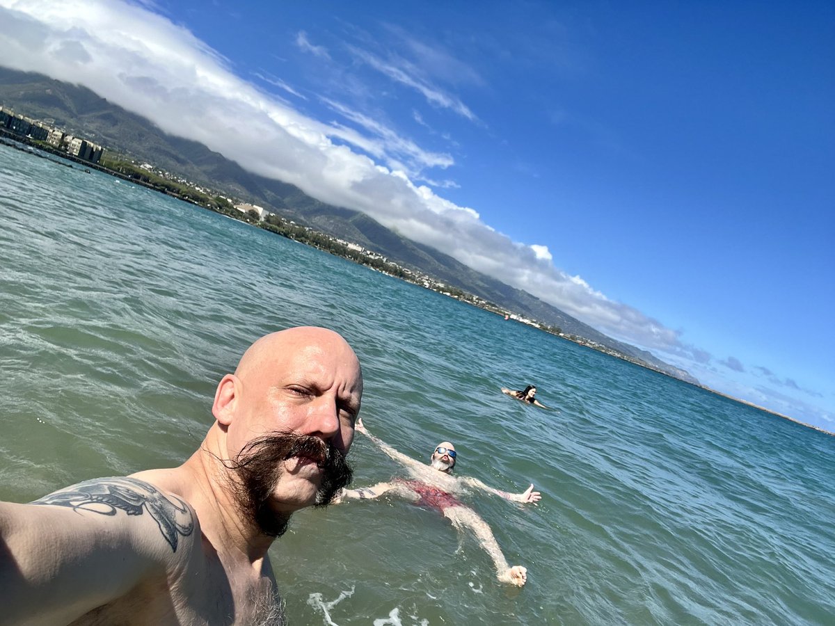 We woke up, walked to the water from our hotel, and swam around with turtles this morning! Not a bad start to the day here in Maui! 
#maui #hawaii