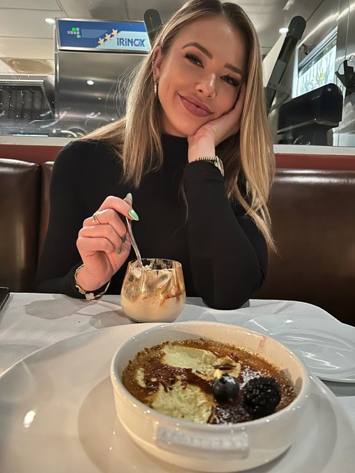 Have me for dessert? ? https://t.co/GNR8BGJBdA