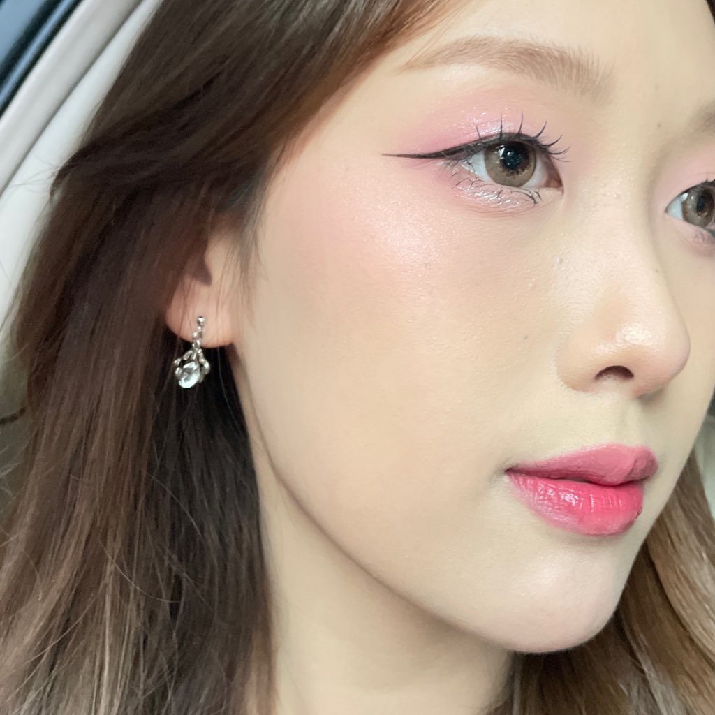 ผิวนี้แม่ไม่ได้ให้มา แต่ Skintific ตลับฟ้าให้มาค่ะ🥹 ใครอยากได้คุชชั่นถูกและดีสักตัว อยากให้ลองตัวนี้จริงๆ ติดทนมากกกก ผิวกริบแต่ไม่หนาเกินไป ฟินิชแมตต์ คุมมันได้ทั้งวันจริงๆ ออกไปลุยแดดลุยฝนหน้าก็ไม่หลุด ชอบมากกกก #ใช้ดีบอกต่อ https://t.co/wNA8sY8DqK