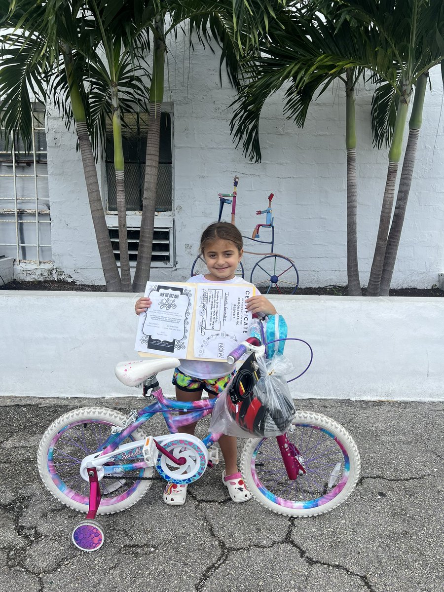 jackthebikeman's tweet photo. We urgently need children’s bikes (sizes 12”-24”) for kids in need! 🚲 Donate a gently used bike or buy a new one from Walmart: https://t.co/uYk9sIc841 and ship it to us. Every bike makes a difference! Learn more: https://t.co/N8MkXVc6qX #DonateBikes #HolidayGiving https://t.co/AQN9a8ODMF