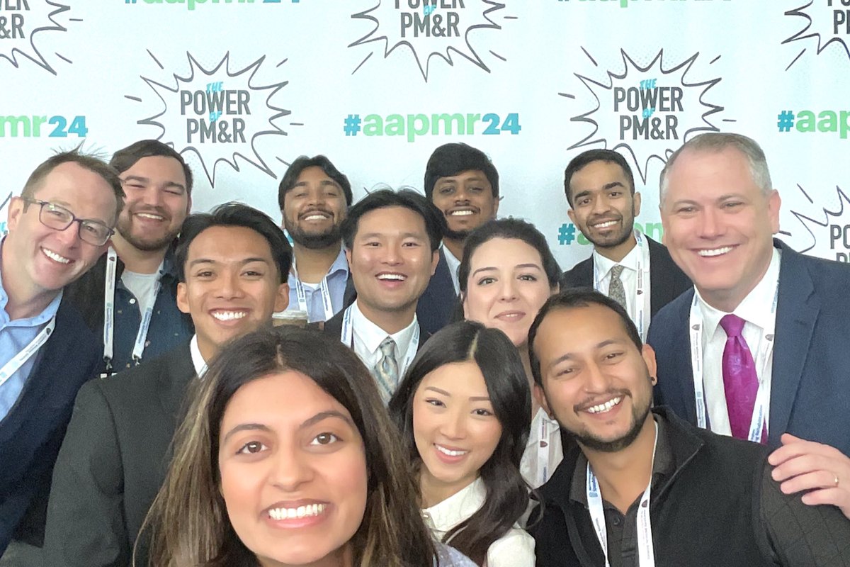 When you get a picture with the AAPMR president!! #AAPMR24 <a href="/Jennchengg/">Jennifer Cheng</a> <a href="/_jacoburbina_/">Jacob Urbina, MD</a> <a href="/nsmanuel100_/">Nikhil Manuel</a>