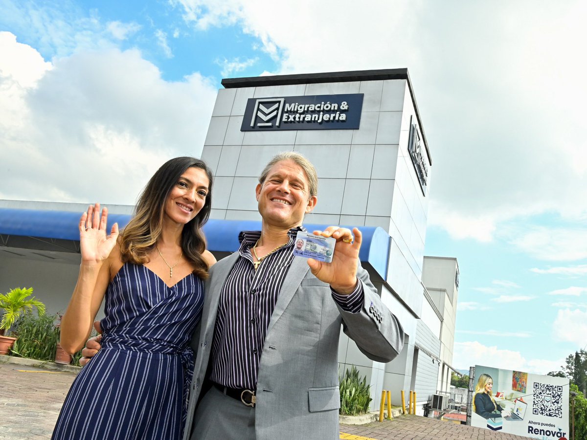 “Siempre supe que un día iba a hacer de El Salvador mi hogar permanente.”🇸🇻

Elliot nos comparte las razones que lo motivaron a convertirse en residente definitivo y cómo decidió apostar por un mejor futuro en nuestro país, invirtiendo y creando nuevas fuentes de empleo.🙌👏

👉