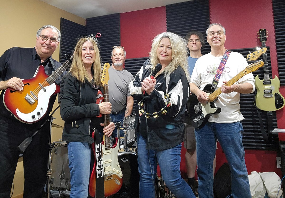 hifiber's tweet photo. Rehearsing in our new band room for this Saturday's gig! Keep on Rockin'! 🤘🎸🎹🥁 https://t.co/mbG1pxFANs