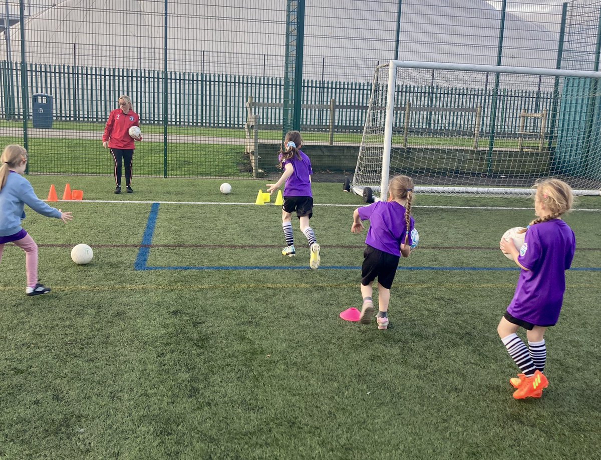 BarntonWildcats's tweet photo. Wishing our amazing coach Kim the best of luck at the Cheshire FA Grassroots Football Awards! She’s an ace coach & always makes sessions fun for everyone - we are so pleased to have her on the team
GOOD LUCK KIM 🤞🤩👍🖤🤍💜
#CCFAAwards2024 #cheshirefa #barntonfc #oneclub https://t.co/Z1rYd6BKb6