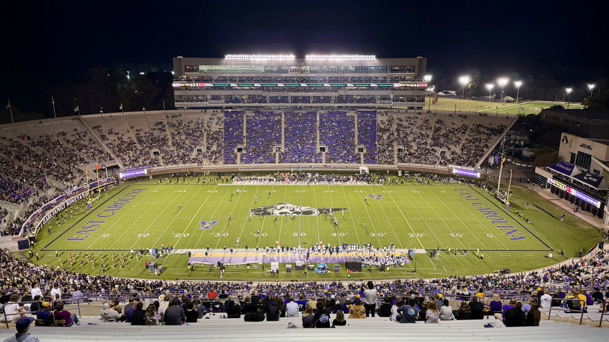 cfbcampustour's tweet image. Dowdy-Ficklen Stadium from all angles 📸

📍 Greenville, NC
🏫 East Carolina
🕰️ Opened in 1963
🪑 51,000 seats

#GoPirates 🏴‍☠️