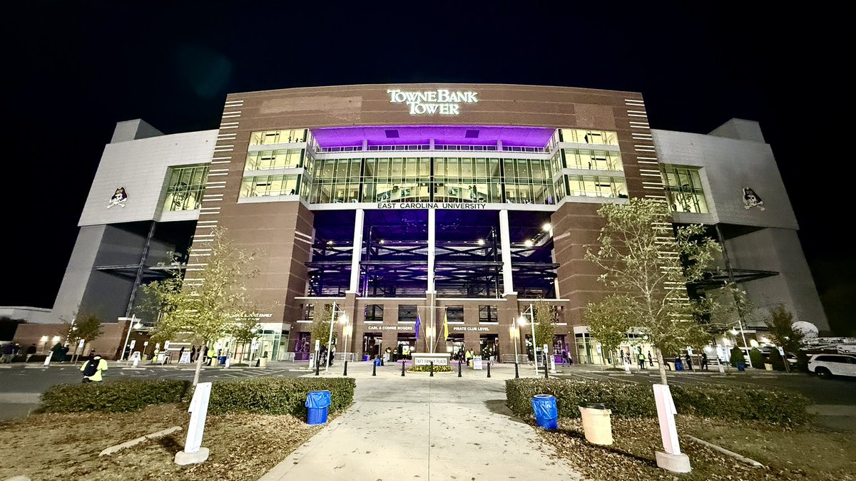 cfbcampustour's tweet image. Dowdy-Ficklen Stadium from all angles 📸

📍 Greenville, NC
🏫 East Carolina
🕰️ Opened in 1963
🪑 51,000 seats

#GoPirates 🏴‍☠️