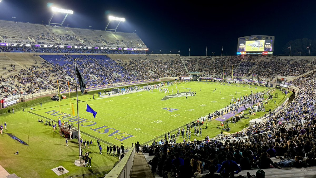 cfbcampustour's tweet image. Dowdy-Ficklen Stadium from all angles 📸

📍 Greenville, NC
🏫 East Carolina
🕰️ Opened in 1963
🪑 51,000 seats

#GoPirates 🏴‍☠️