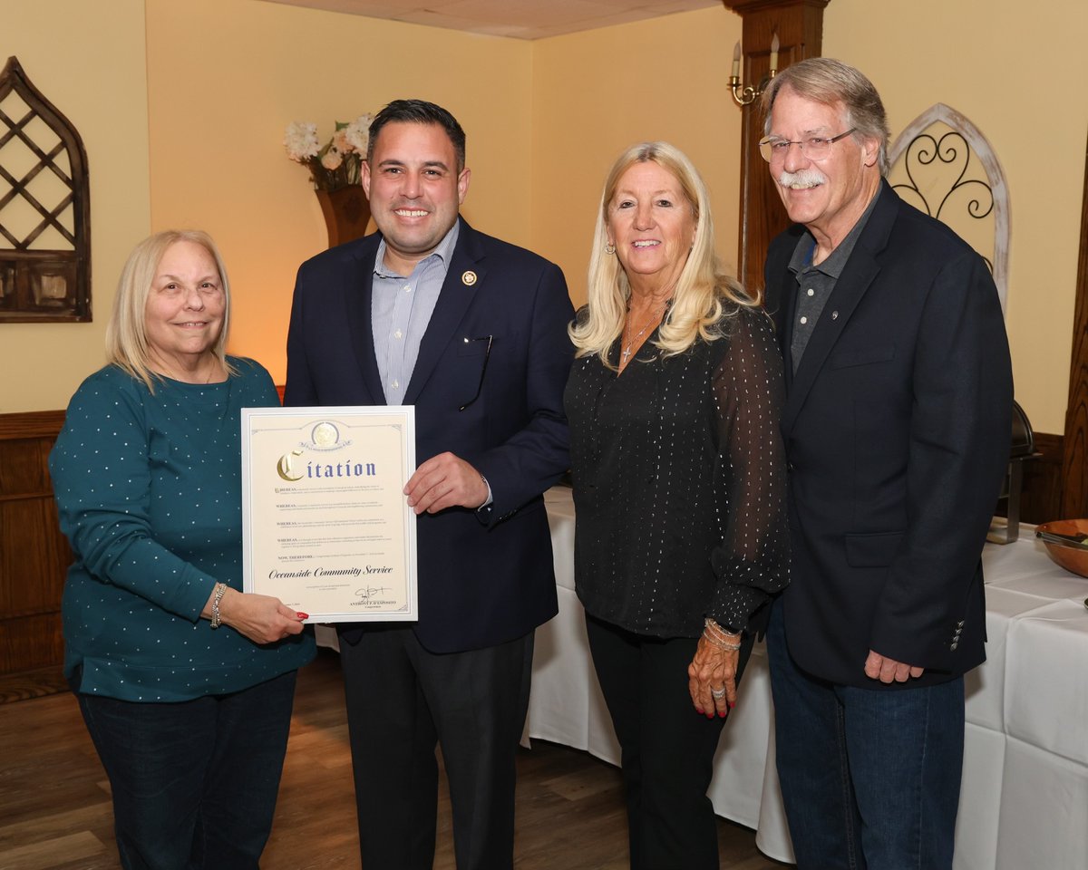 Great to be w/friends this evening supporting the work of #OceansideNY Community Service - #NY04 neighbors helping #NY04 neighbors for over 75 years.

Their annual Fall Dinner provides an opportunity to raise funds to help those less fortunate and jumpstart the #TurkeyShoot to