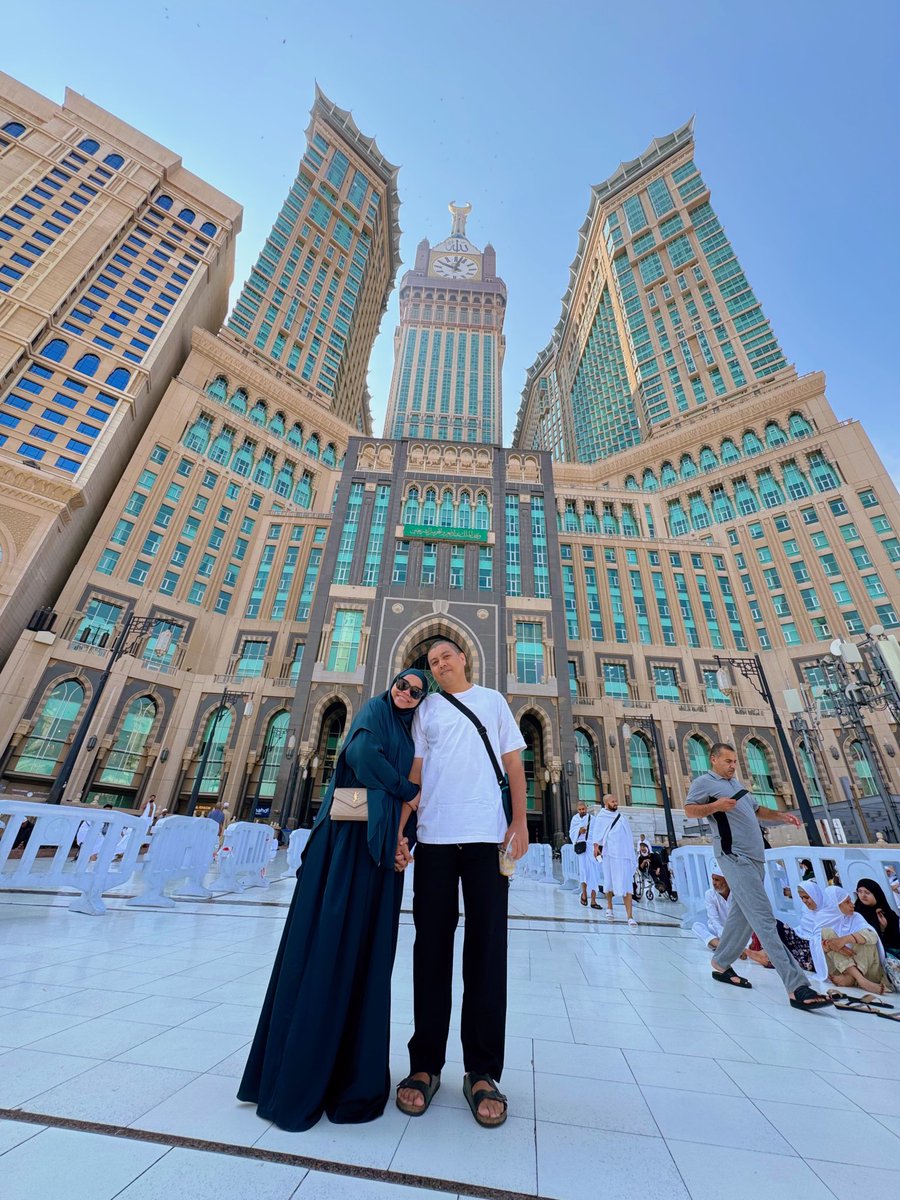 OwToTheZie's tweet photo. Assalamualaikum, our first umrah.

Kitaorang doakan agar korang semua pun akan sampai ke sini juga. 🩷 https://t.co/bs5ZpzBhbZ