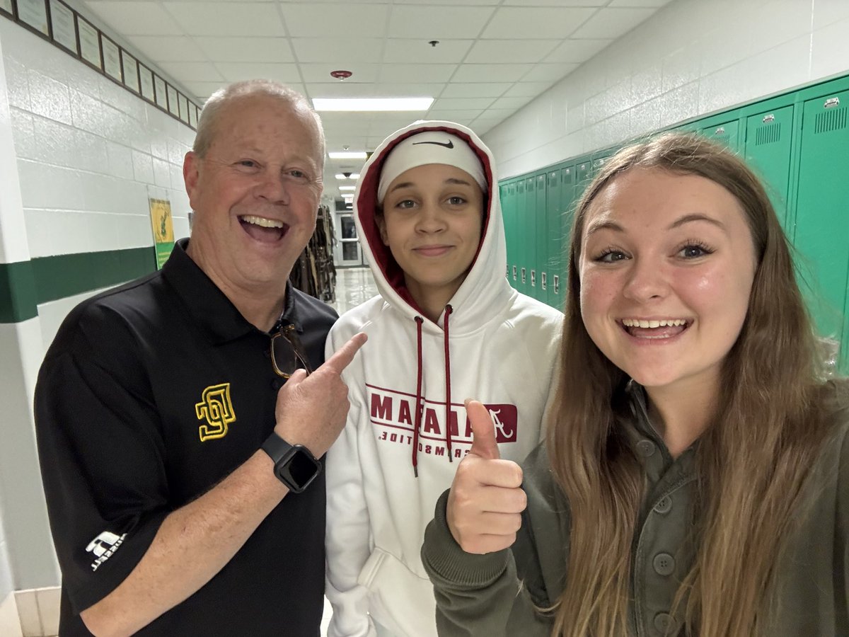 We watched our super ⁦<a href="/NatcherElem/">Natcher Elementary</a>⁩ student play basketball tonight ⁦<a href="/DrakesCreekMS/">Drakes Creek Middle</a>⁩.  She hit played well and hit a 3 pointer!!
⁦<a href="/msdoroba/">Alexis Doroba</a>⁩ #Go