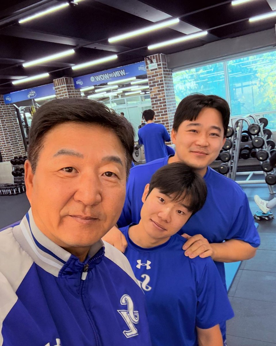 simba__18's tweet photo. 좋은성적을 만들고 내년을 준비하면서 열심히 운동하는 김지찬선수와전병우선수ㅎㅎ

코치님 거의 1년만에 인스타 올리셨넼ㅋㅋㅋ https://t.co/H6Efv1Zvgx