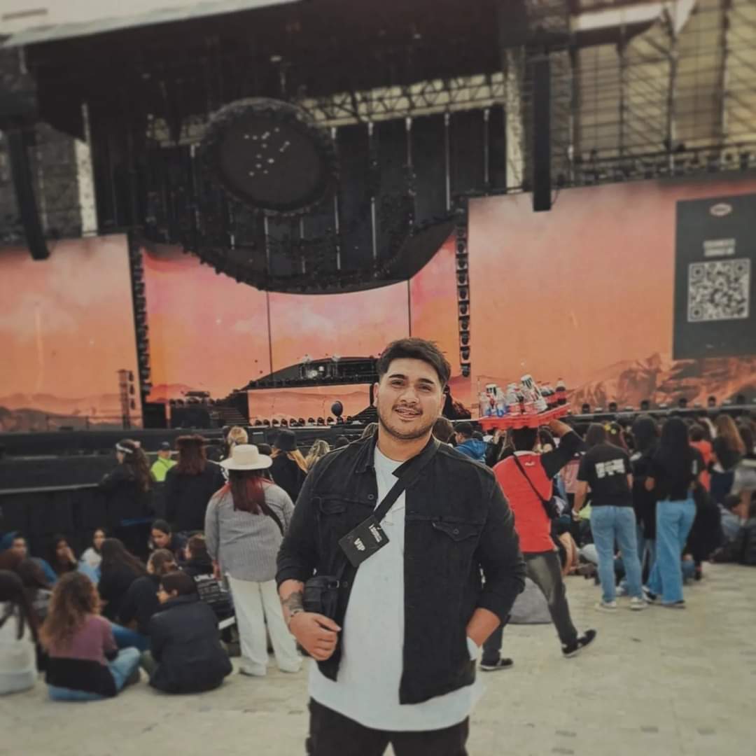 Matias_siandro's tweet photo. Sin dudas, El mejor día de mi vida 🫶🏽
#MoratLosEstadios #morat #Argentina @MoratBanda https://t.co/ce9oh6aKts