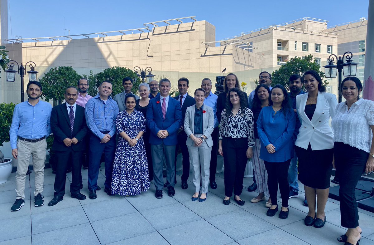 stephanecousine's tweet photo. Merci à notre Ambassadeur à Abu Dhabi, , Kris Panday, à notre AGC Jeanette Loubeyre et à notre formidable équipe d'employés ! Une autre excellente équipe des services communs, merci pour cette visite exceptionnelle et votre travail remarquable ! @AMC_corporatif #Engagement https://t.co/VNZoHQCJ9v