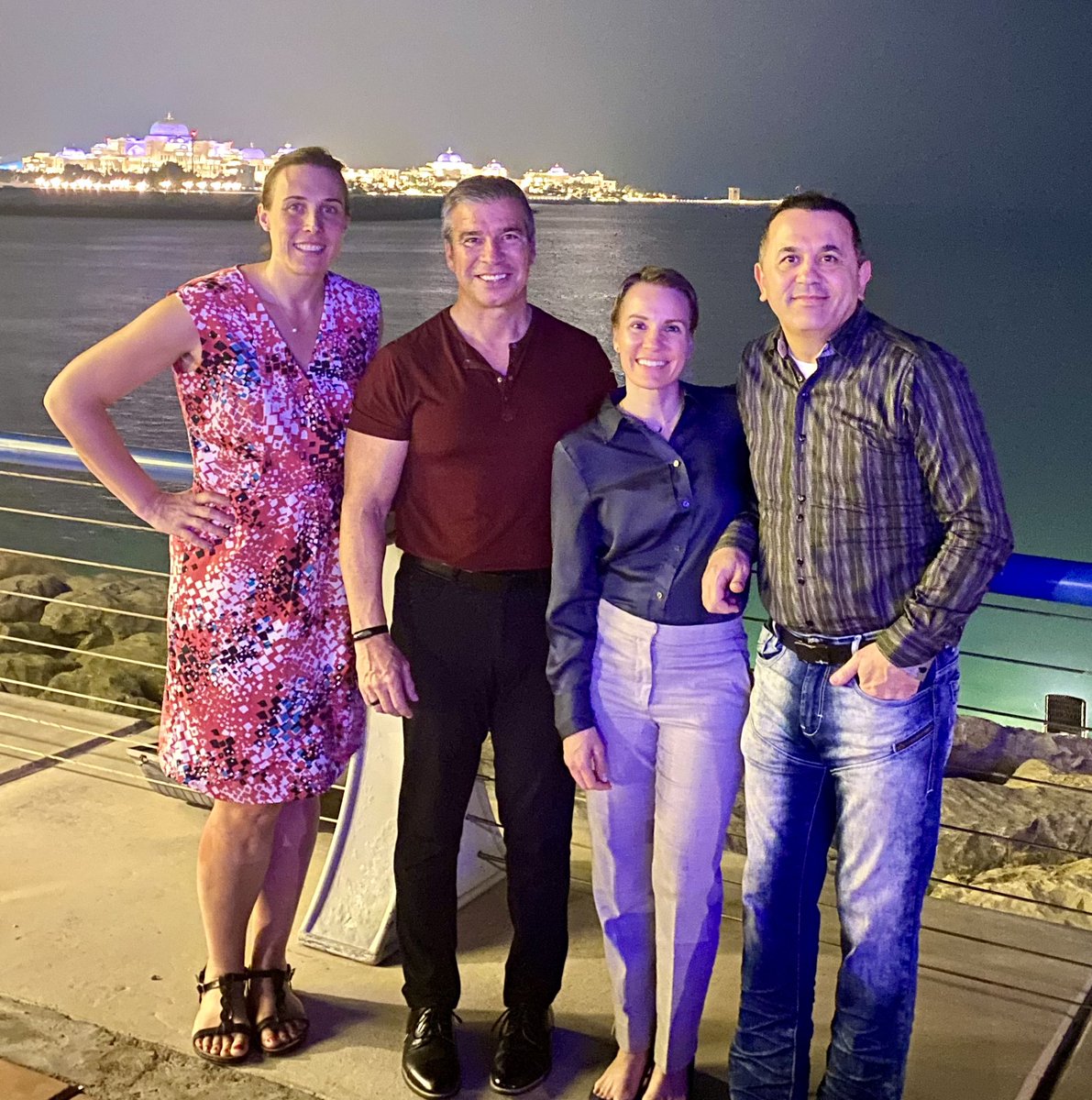 stephanecousine's tweet photo. Merci à notre Ambassadeur à Abu Dhabi, , Kris Panday, à notre AGC Jeanette Loubeyre et à notre formidable équipe d'employés ! Une autre excellente équipe des services communs, merci pour cette visite exceptionnelle et votre travail remarquable ! @AMC_corporatif #Engagement https://t.co/VNZoHQCJ9v