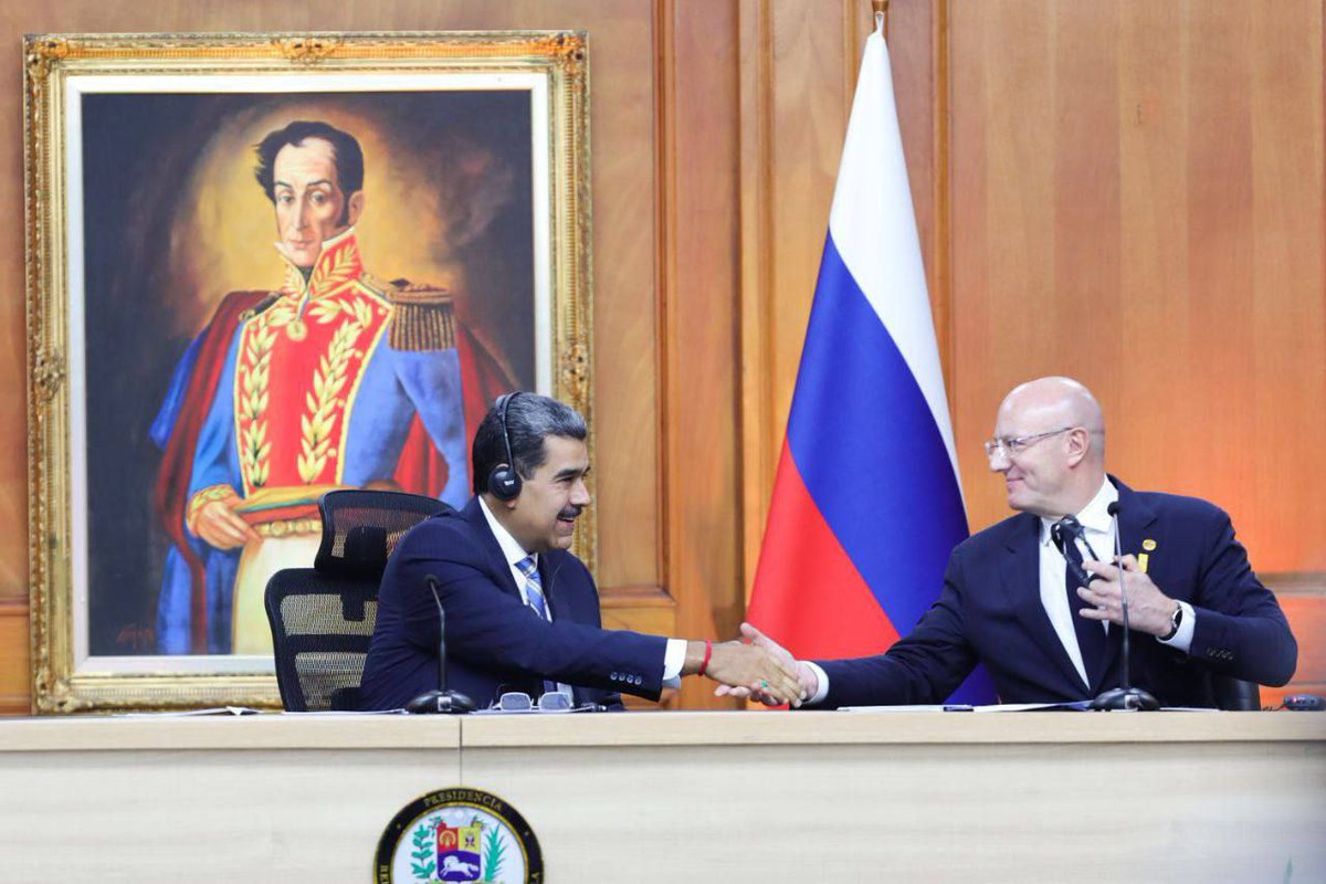 #Ahora| Presidente Nicolás Maduro: Se ha cumplido el sueño del Comandante Hugo Chávez, unir a Venezuela y Rusia.

<a href="/NicolasMaduro/">Nicolás Maduro</a> 
<a href="/AngelPComuna/">Comunero Angel Prado</a> 
@ComunasVE_ 
<a href="/Viceagrourbana/">Viceministerio de Agricultura Urbana y Familiar</a> 
<a href="/Corpoagrourbana/">CorpoAgrourbana</a>