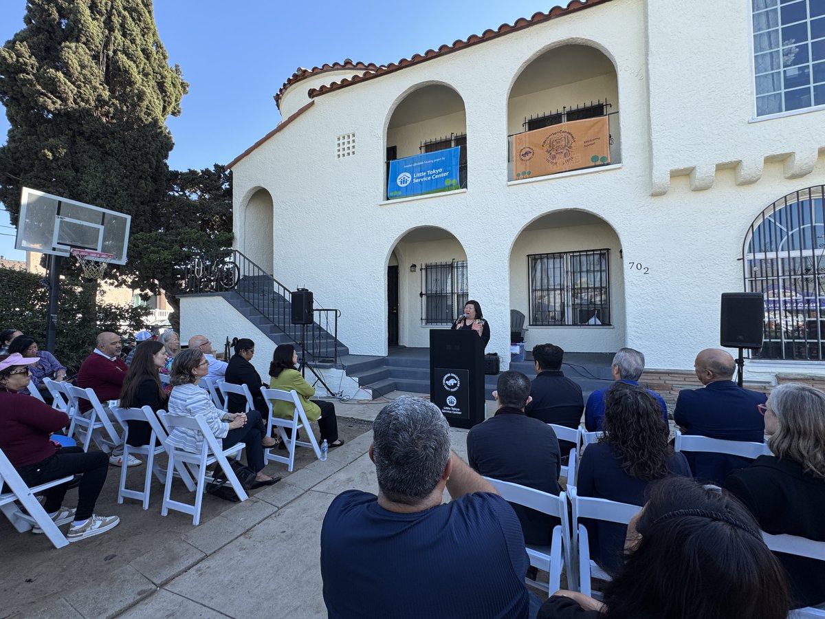 LACDevAuthority's tweet image. A few weeks ago, the #LACDA attended the #GrandOpening 🥳 of 700 Simmons 🏠 with @RepJimmyGomez, @hildasolis, and @ltsc. This 11-unit acquisition and rehabilitation project ensures the preservation of affordable housing for lower-income households in unincorporated #EastLA. #TBT