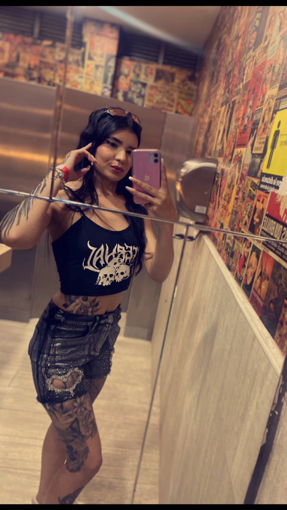 vanessa_383's tweet photo. Una noche mágica 😍🔥🔥🥵🥵💘💘🥺😈 https://t.co/YWuf6XDVbH