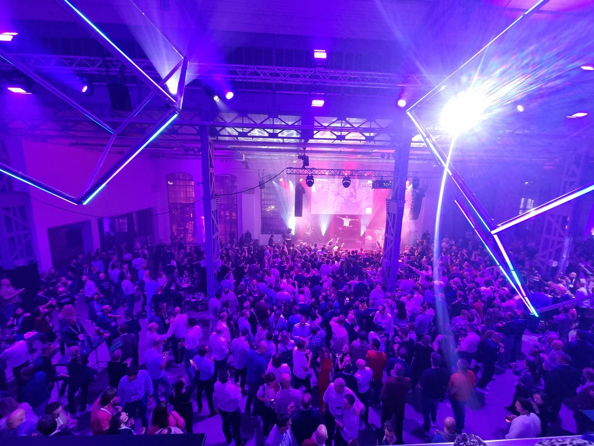 dan_flr's tweet image. So. Many. People. 😳😳#directions4partners #Emea2024 #msdyn365bc