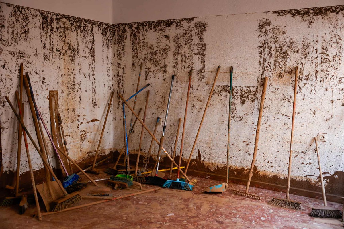 Ayudando a ayudar #DanaValencia 

Gracias <a href="/martairanzo/">Marta Iranzo Bañuls</a> @evap_bpw <a href="/clubmktmed/">Club Mk Mediterráneo</a> 

👇👇👇
youtube.com/watch?v=uU8dqw…