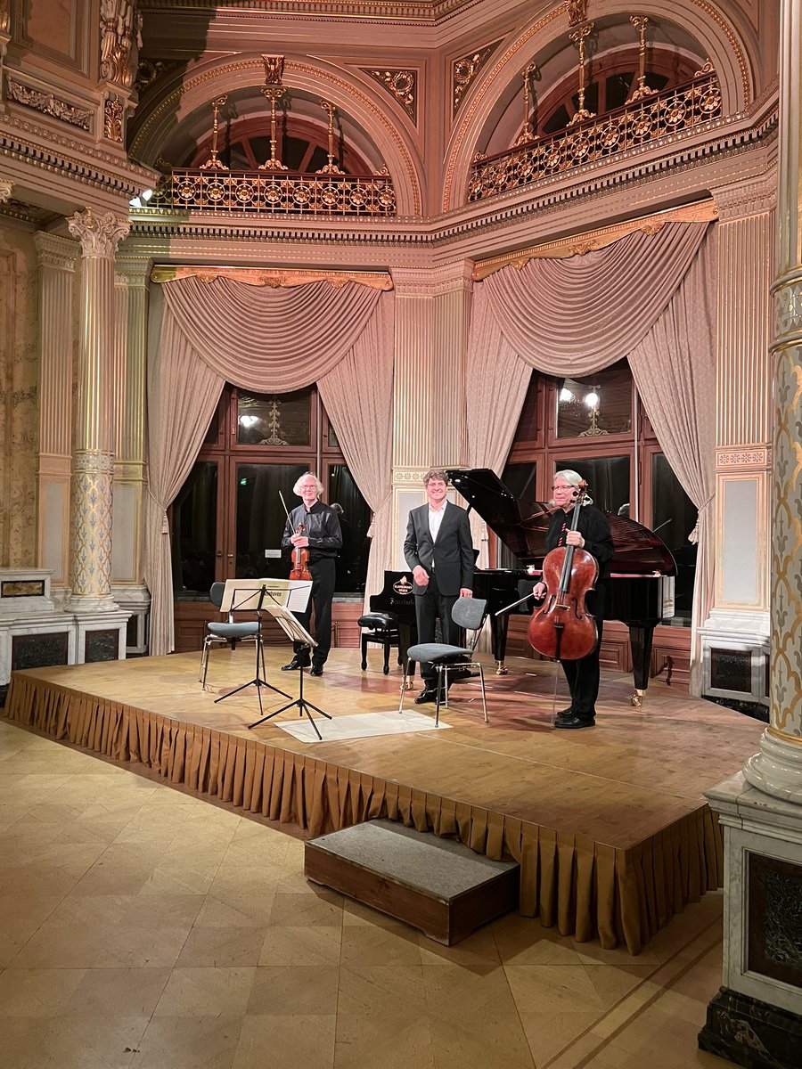 Bravo after a wonderful concert at Albrechtsberg Castle, #KaiVogler, #PeterBruns, #ChristophTraxler 👏👏 #dresden #meisterkonzerte