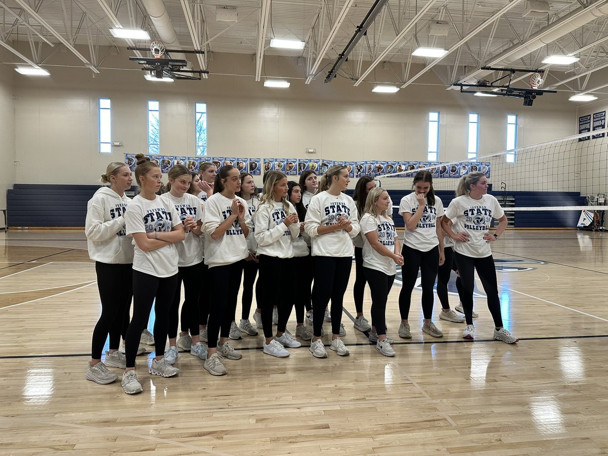 Freeman_Falcons's tweet image. Good luck🌛tonight to our🏐volleyball girls as they get their🏆State Tournament🚌journey🎬underway‼️ The entire🐦Freeman community is🫂behind you‼️