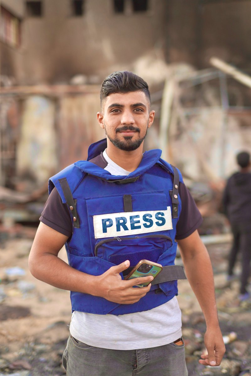 nahed_hajjaj99's tweet image. حسابي الجديد ، اتشرف بكم جميعاً
اليوم 400 للحرب والإبادة الجماعية في غزة وما زالت مستمرة ..
التغطية مستمرة من وسط القطاع 🇵🇸
دعواتكم لنا ❤️🩹
