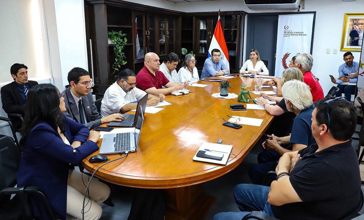 cct_py's tweet photo. CCT PARTICIPA DE LA MESA DE DIALOGO CONVOCADA POR LA MINISTRA DE TRABAJO

https://t.co/ksAss6gBaG https://t.co/VUMNxciK2s