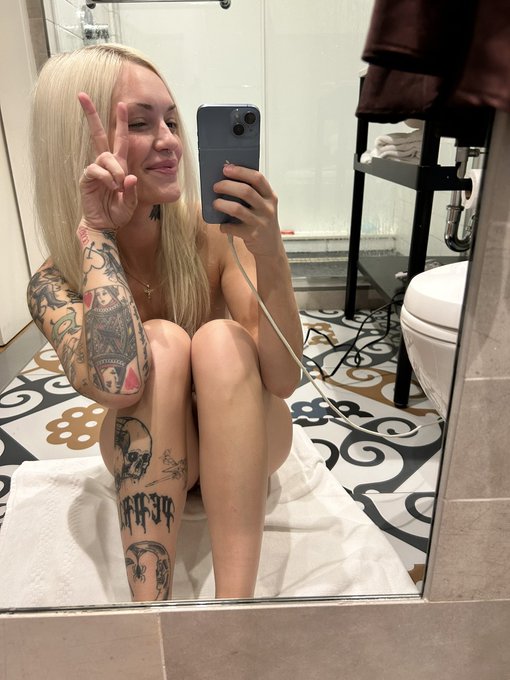 2 pic. Heyyyy ? https://t.co/bdBtKuIsMf