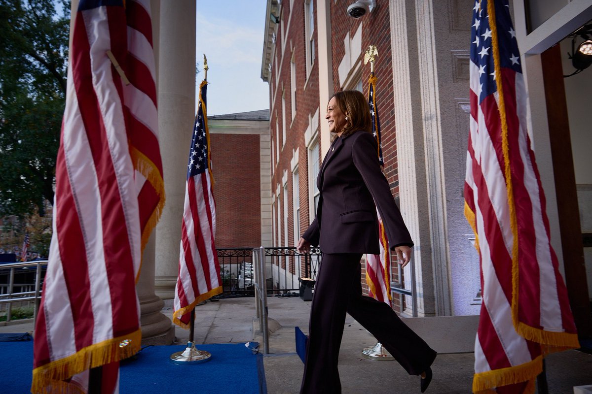 BexxFrancois's tweet photo. + moments captured during Vice President Kamala Harris’ concession speech, at Howard University, November 6, 2024. (Bexx Francois/Harris For President) https://t.co/HutBO8kOM1