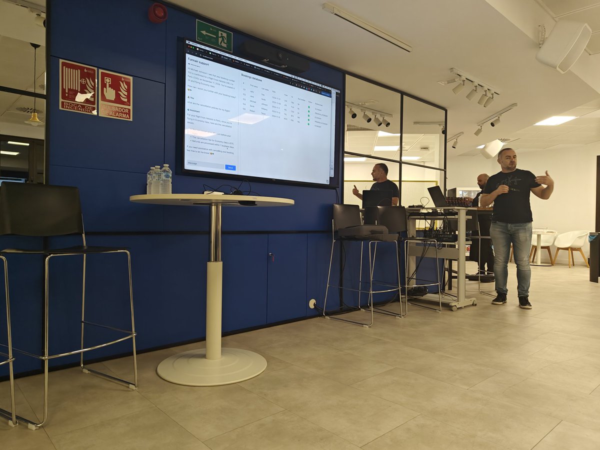 sergialmar's tweet image. More #SpringAI at @BarcelonaJUG with @asaikali and @christzolov. M4 is coming out next Monday, time to give it a try!