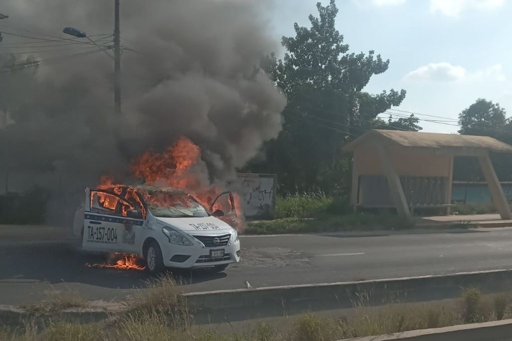XEVATabasco's tweet photo. Esta es la lista de disturbios de este JUEVES en #Tabasco: 

🔥 Incendio de dos autos en la carretera federal Villahermosa- Cárdenas
🔥Quema de una tienda oxxo en el fraccionamiento Carrizal
⛽️ Quema de una gasolinera en el fraccionamiento Las Rosas.
🛞 Ponchallantas en la carretera federal Villahermosa- Teapa cerca de Parrilla
🛞 Ponchallantas en la carretera federal Villahermosa- Macuspana cerca de Dos Montes
🛞 Ponchallantas en la carretera Villahermosa- Frontera cerca de Ocuiltzapotlán.
🛞 Ponchallantas en la colonia Tierra Colorada