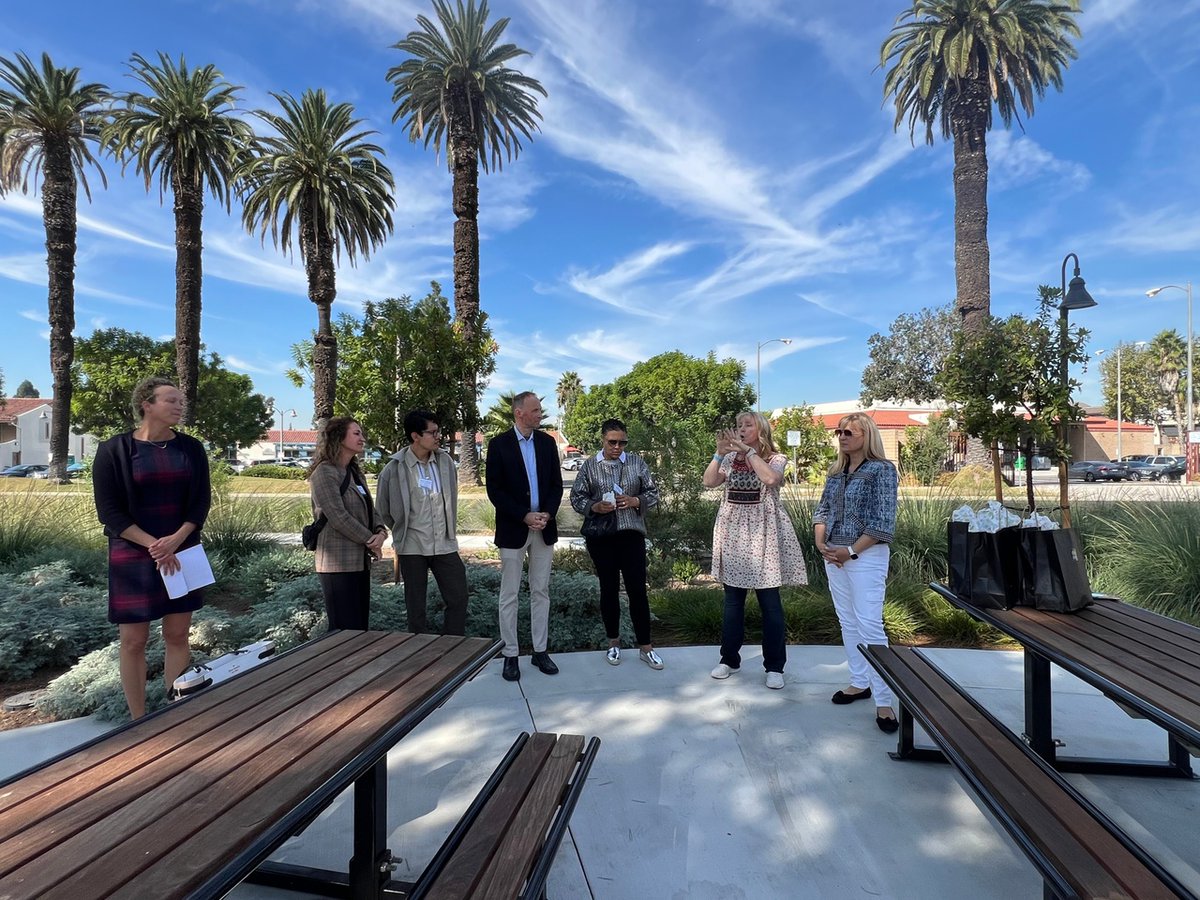 HomelessnessOC's tweet photo. We recently joined an affordable housing tour with @National_CORE!

⛰️ Mountain View demonstrates how multi-family affordable housing can be woven into existing residential communities 

🌟 Santa Angelina illustrates faith-based partnerships offering housing

#EndHomelessnessOC https://t.co/Q61HKXlApj