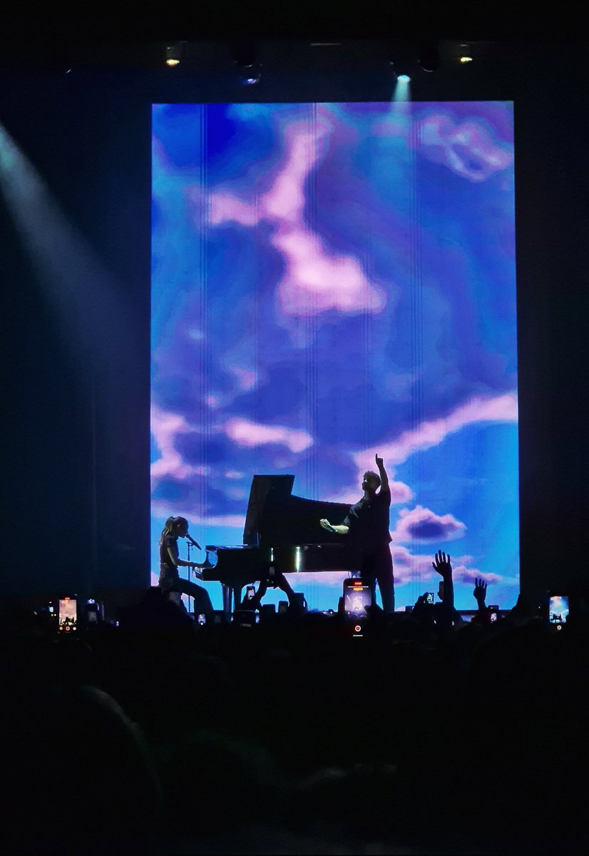 DiegosTunes_'s tweet photo. BEKAR À L’OLYMPIA EXCEPTIONNEL IL RAMÈNE SDM ET IL TERMINE PAR MON SON PRÉFÉRÉ https://t.co/4n5LkqFhiP