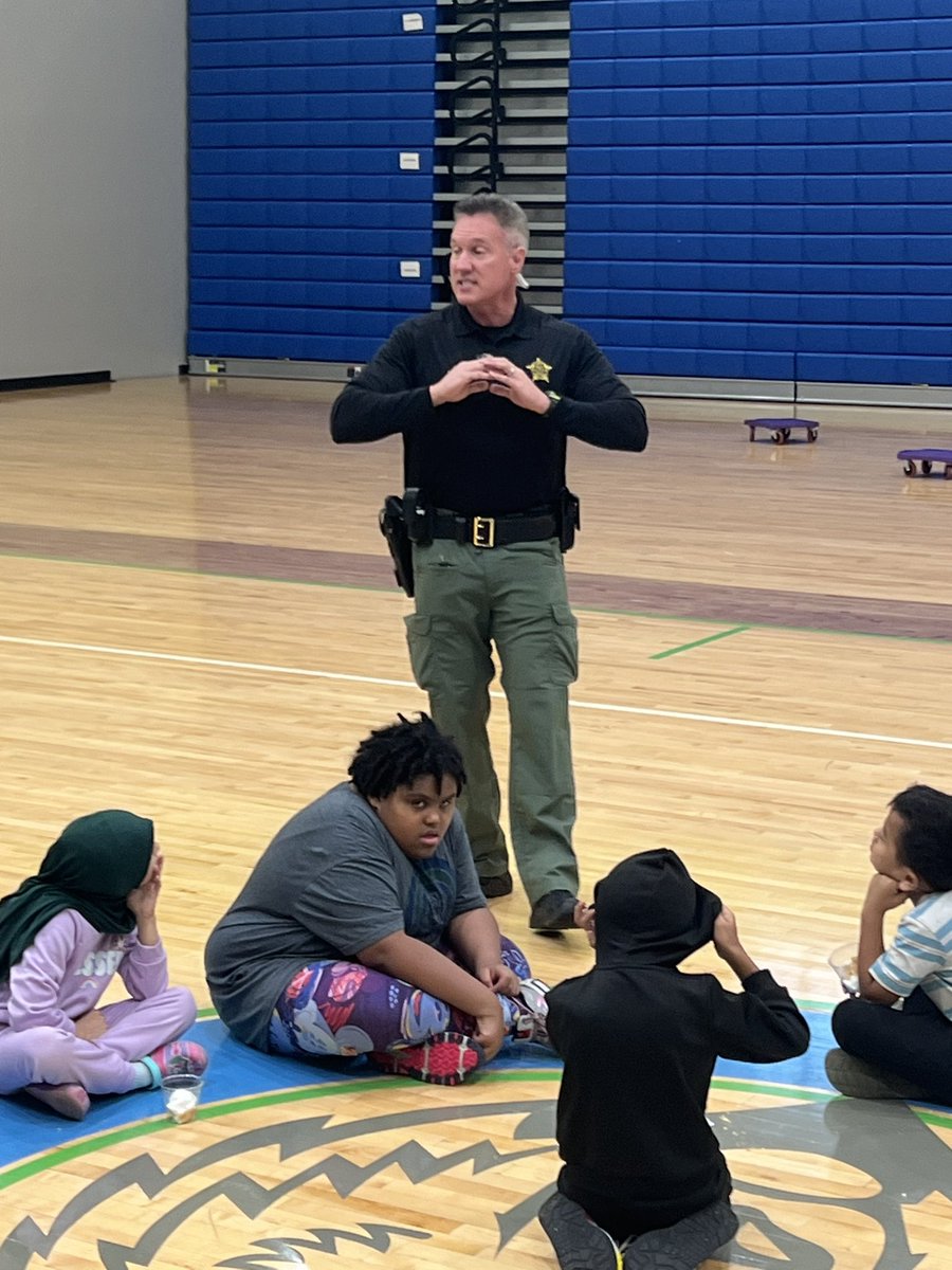 Jennings_Creek's tweet photo. Officer Clark, our resource officer came to speak to LOM about being resilient.   A great message of encouragement!  #leaderinme https://t.co/pOHgyvr0Cd