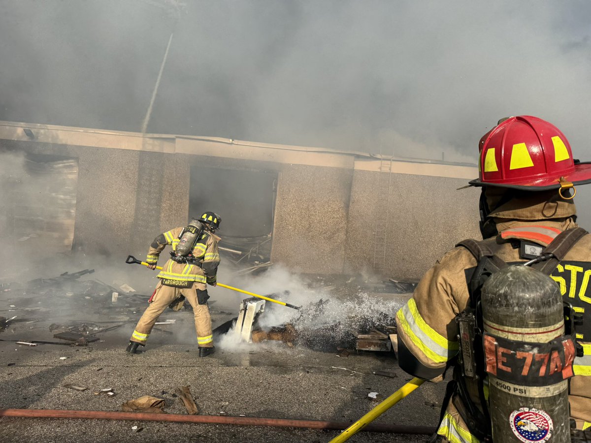 HoustonFire's tweet photo. HFD is currently responding to a large multi-alarm fire at a warehouse on Bingle Rd in northwest Houston. At this time, there are no injuries. Please avoid the area— traffic will be very heavy. https://t.co/ompN08dIo5