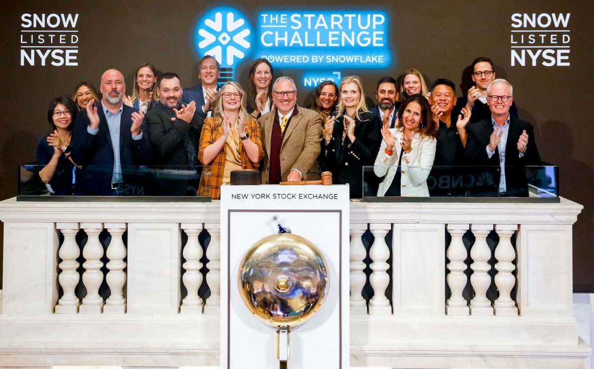 Snowflake's tweet photo. It’s that time of year again—get ready for the #SnowflakeStartupChallenge!✨

Last month, we had the incredible opportunity to reconnect with our previous winners, SignalFlare, at our bell-ringing ceremony at the New York Stock Exchange! The energy was contagious as we celebrated their amazing journey and success.
