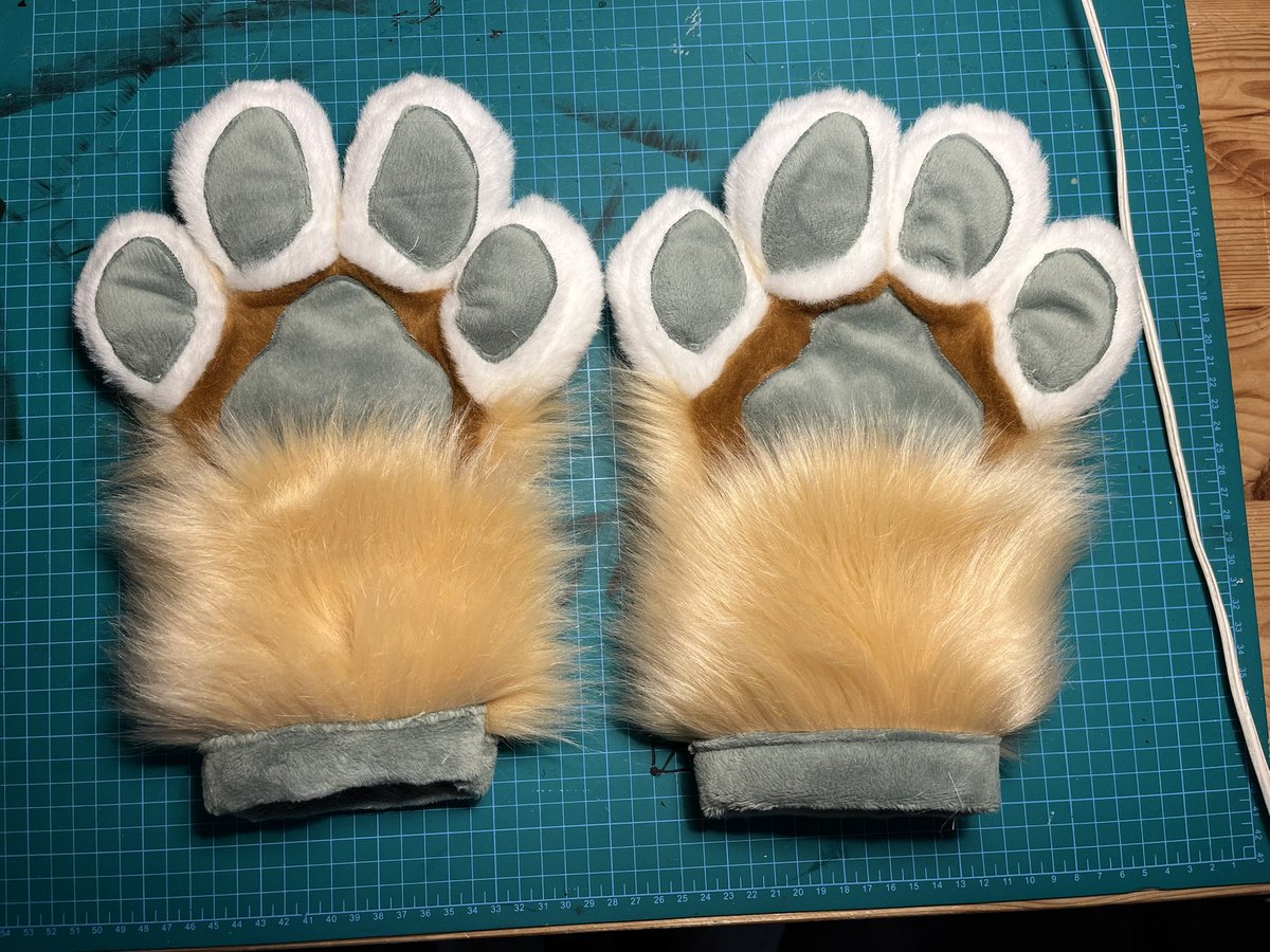 Deertailcreations tweet media